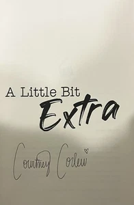 A Little Bit Extra von Courtney Corlew (Taschenbuch, 2024) signiert mit Postkartenmarke - Bild 1 von 5