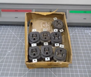 7 Stück NEU Hubbell HBL 5284 Single 3 Draht Braun Erdungsbuchse 15 Amp - Bild 1 von 7