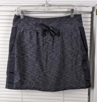 Falda corta Athleta talla MT gris Metro Downtown elástica de viaje excelente Foto 1 de 4
