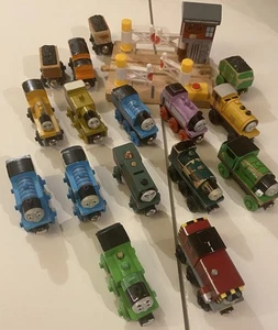 Konvolut 12 Vintage Thomas der Zug Wagen Metall Bahnübergang - Bild 1 von 11