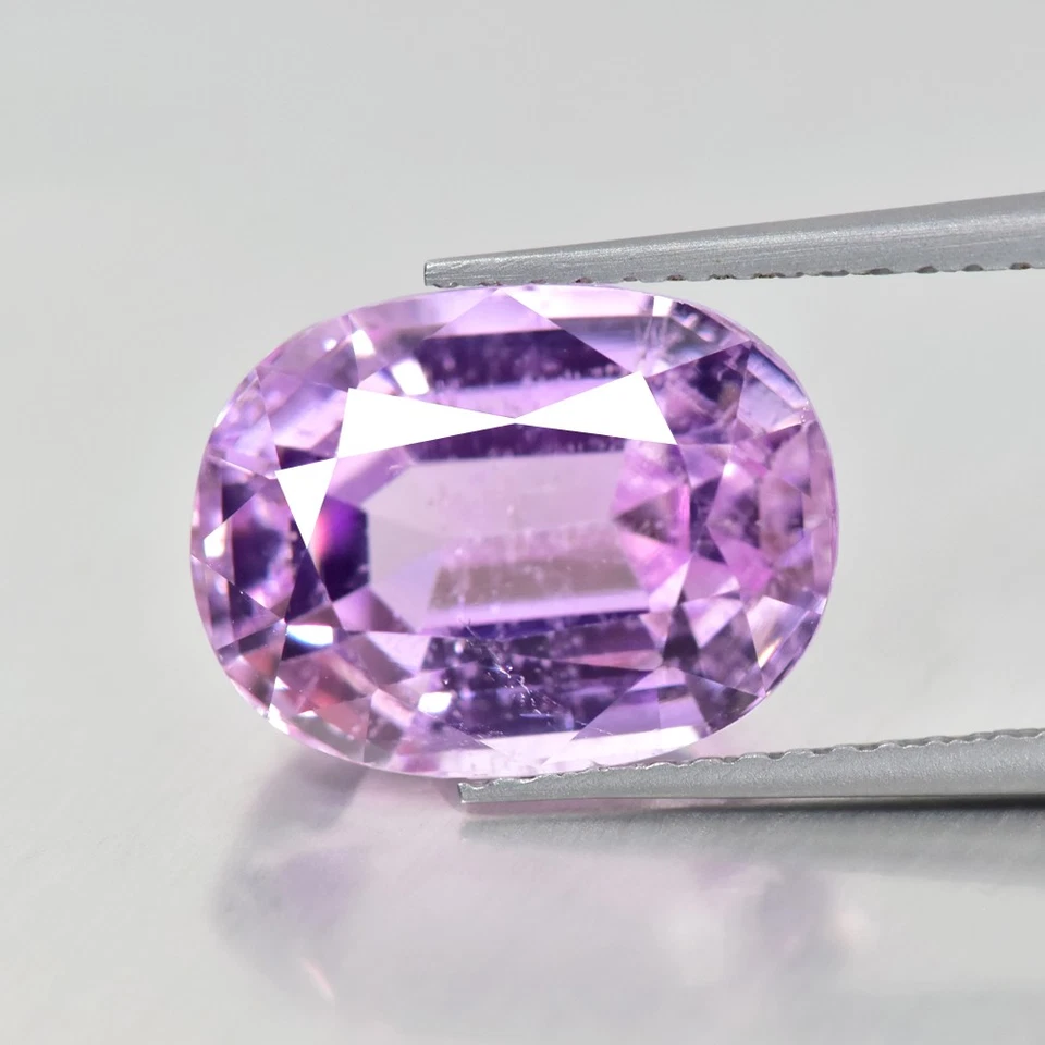 5.96Ct Oval_Extraordinary Natural Pink Kunzite _Afghanistan - Image 1 of 1