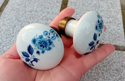 2 anciennes poignées boutons de porte porcelaine laiton fleur LIMOGES, d=5,2 cm - Photo 1/4