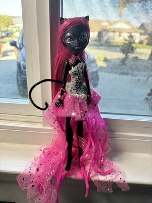 Stunning Monster High Catty Noir Doll 2013 Mattel - Image 1 of 4