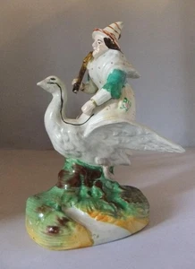 Figura bruja con palo de escoba en un ganso C.19th Staffordshire: Kent & Parr: A/F - Imagen 1 de 10