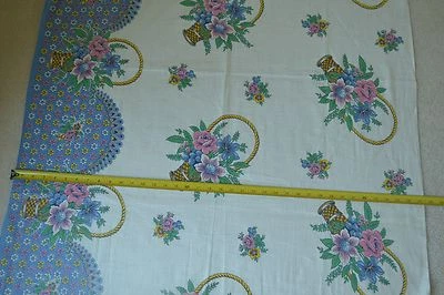 Por 1/2 yarda, 38" de ancho, vintage, floral grande con borde en gasa blanquecina, M7249 Foto 1 de 4