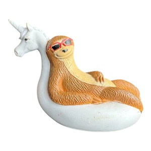 Perezoso en Gafas de Sol en Unicornio Flotador Estatuilla Estatua Coleccionable Animal Regalo Arte - Imagen 1 de 5