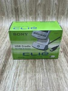 Berceau USB Sony en boîte pour série Clie PEG-N (PEGA-UC700) neuf encore scellé - Photo 1 sur 4
