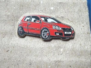 + VOLKSWAGEN VW Pin Golf 5 GTI delantero rojo, ¡muy raro!! - Imagen 1 de 2