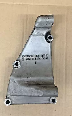 34686 Mercedes-Benz W124 260E Alternator Generator Mount Bracket 1031550435 Foto 1 de 3