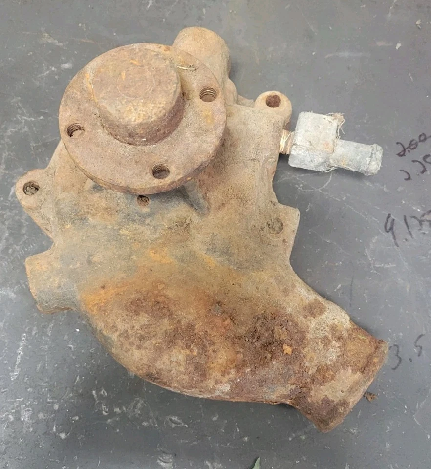 JOHN DEERE 3020 4020 3010 4010 WATER PUMP AR45330 Core - Image 1 of 1