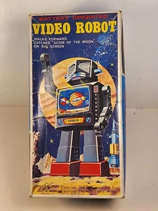 Tin toy 1960's SH Horikawa-Japan (ORIGINAL BOX ONLY!) battery oper. VIDEO ROBOT - Foto 1 di 17