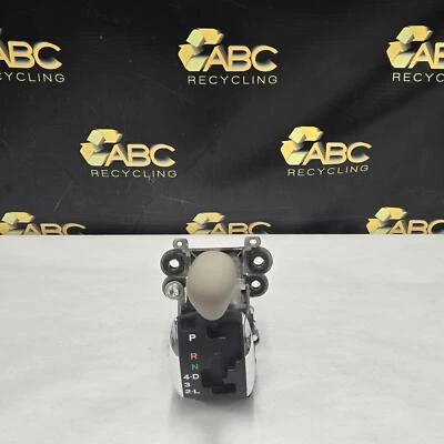 2006 Toyota Sienna CE 3.3L Automatic Transmission Gear Floor Shifter Lever Assy. - Image 1 of 4
