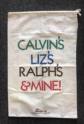 Bolsa de lavandería Calvin’s Liz’s Ralph’s & Mine de Doug Wilson Washing•Tono•Monumento Foto 1 de 4