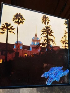 1976 Eagles LP - Hotel California, Gatefold ll record album classic rock vintage - Picture 1 of 3