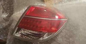 +New General Motors GM 25998948 Lamp Assembly, Tail 07-09 Aura - Picture 1 of 1