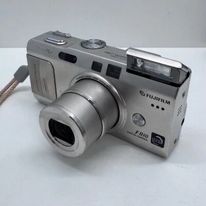 Fujifilm FinePix F810 Compact Digital Camera Widescreen Pop up Flash w/ Charger - Picture 1 of 11