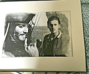 Póster Piratas del Caribe Johnny Depp y Orlando Bloom blanco y negro 24 X15 - Imagen 1 de 12