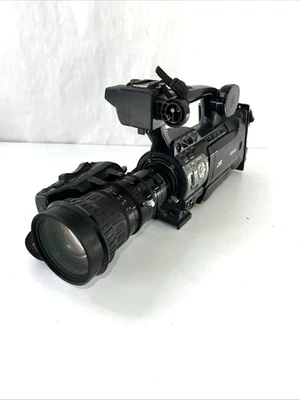 JVC GY-HM700CHU PRO-HD VIDEO CAMCORDER W/FUJINON TH17X5BRMU LENS FOR PARTS ONLY! - Image 1 of 4