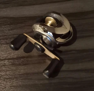 Carrete de baitcasting Shimano Bass One XT200 sin usar se envía desde Japón - Imagen 1 de 9