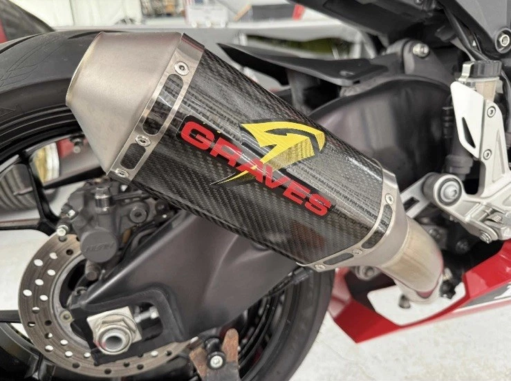 2017-2026 CBR1000RR GRAVES CATBACK CARBON SLIP ON EXHAUST SYSTEM USED MINT CONDI - Image 1 of 1