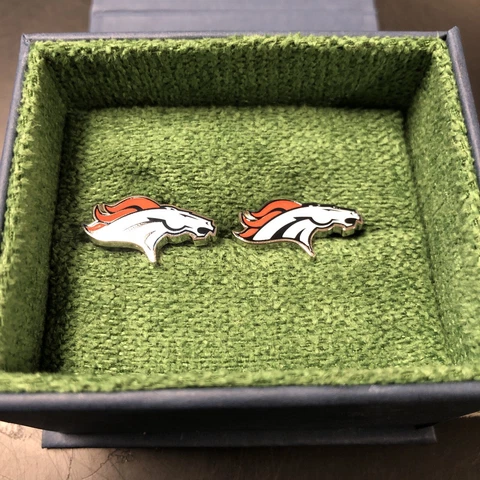 Denver Broncos cufflinks Cover