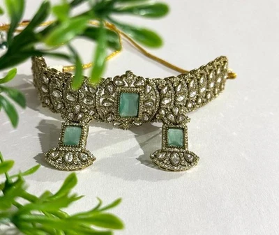 Juego de collar y pendientes gargantilla Kundan piedra verde novia india chapado en oro Foto 1 de 4