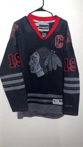 ULTRA RARE AUTHENTIC JONATHAN TOEWS CHICAGO BLACKHAWKS ALTERNATE JERSEY HERREN XL - Bild 1 von 13