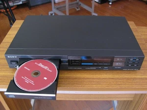 Sony CDP-70 High Model CD Player Tested Great Working Condition No Remote - Picture 1 of 10
