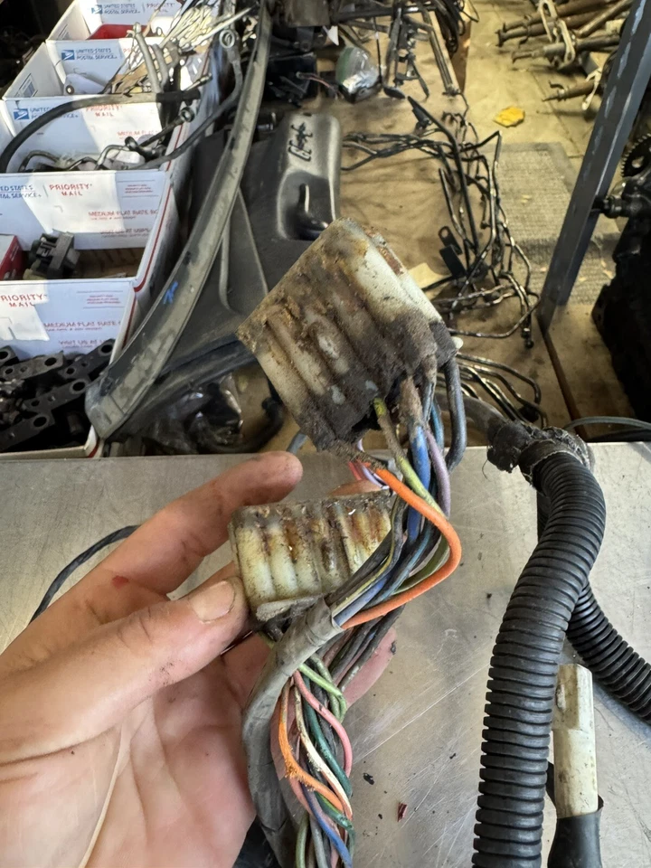 1987 Dodge Ram D150 W150 A/C Lines 318 бензиновый двигатель 250 350 - Изображение 1 из 4