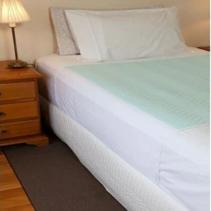 Comfortnights Washable Absorbent Bed Pad 90 x 90 cms,35½" X 35½", With Wings - Picture 1 of 7