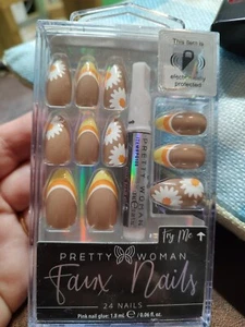 Pretty Woman Faux Nails 24 Count Floral Print - Picture 1 of 2
