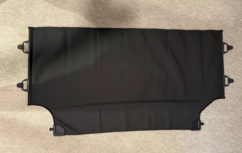 Nueva cubierta de espacio de carga Land Rover Defender 110 - A07884 L8B2-46668-AEW Foto 1 de 3