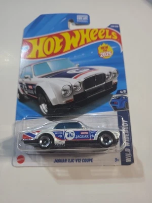 Jaguar XJC V12 2025 Hot Wheels blanco cupé Wild carrocería ancha Foto 1 de 2