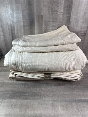 Fieldcrest queen size Quilted bedspread/coverlet  two shams Soft White - Image 1 of 4