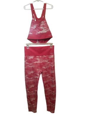 Sujetador deportivo REEBOK SiZe L y leggings de cintura alta en rosa camuflaje Foto 1 de 4