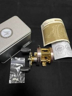 Megabus Pagani P300R Bait finesse trout fishing reel color pink gold rare item - Image 1 of 4