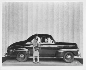 1947-1948 Ford Six Deluxe Club Coupe Press Photo 0562 - Picture 1 of 1