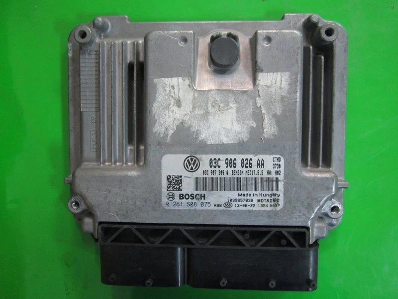 ECU Engine Control Unit VW Scirocco 1.4 03C906026AA 0261S08075 MED17.5.5 H02 - Immagine 1 di 1