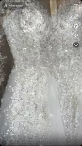 New wedding dress with tail size 10 - Picture 1 of 6