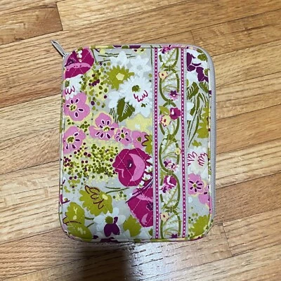 Funda protectora con soporte de mesa Vera Bradley "Make Me Blush" Foto 1 de 3