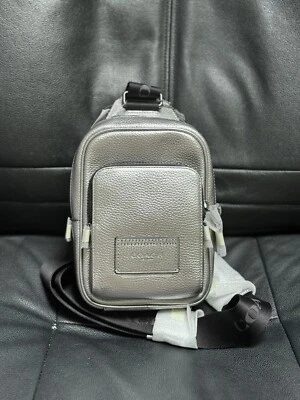 NUEVO CON ETIQUETAS COACH TRACK PACK 14 Cuero Ceniza Metálica (Plata) CP141 Foto 1 de 4