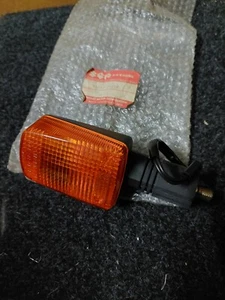 Suzuki GSXR750 GSXR1100W front turn signal lamp assembly 35601-29E10 - Picture 1 of 6