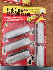 Vtg 1973 MIDGETOY DIECAST Dual-Diesel Express Train Playset - Picture 1 of 4