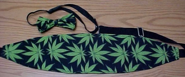 CUSTOM MADE GROOVY HIPPIE MARIJUANA CANNABIS LEAF TUXEDO CUMMERBUND & BOW TIE - Image 1 of 1