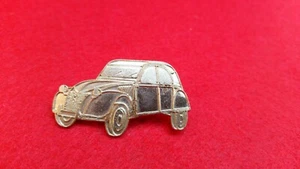 Pin's d'une 2 CV - Hauteur : 22 mm Largeur : 40 mm📌4a. - Imagen 1 de 2