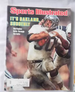Mark Van Eeghen Oakland Raiders Jan 2 1978 Sports Illustrated EX - Picture 1 of 1