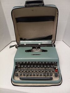 PARTS/REPAIR Vintage Olivetti Underwood Lettera 32 Typewriter With Original Case