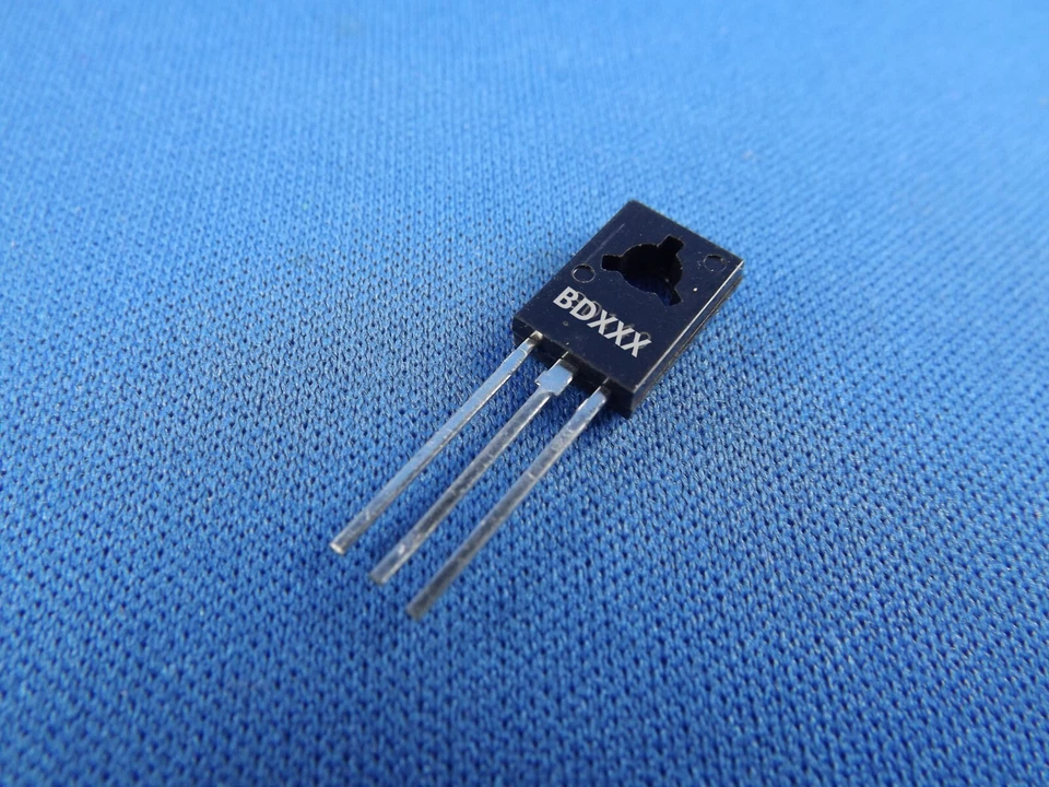DIV. MARKENHERSTELLER 5 Stück Transistor BD131, BD132, BD135, BD136, BD137, BD138, BD139, BD140