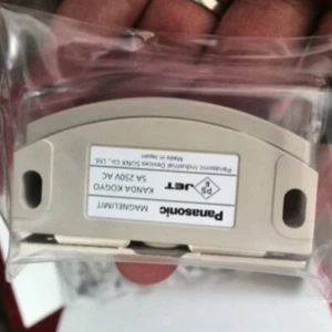 1PCS Panasonic AZC11013H Magnelimit Switch -New Free Shipping - Picture 1 of 4