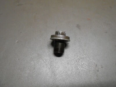 94 95 Ford Explorer 94 Mazda Navajo Oil Pan Drain Plug Bolt / SHOWS ROUNDING  Foto 1 de 2
